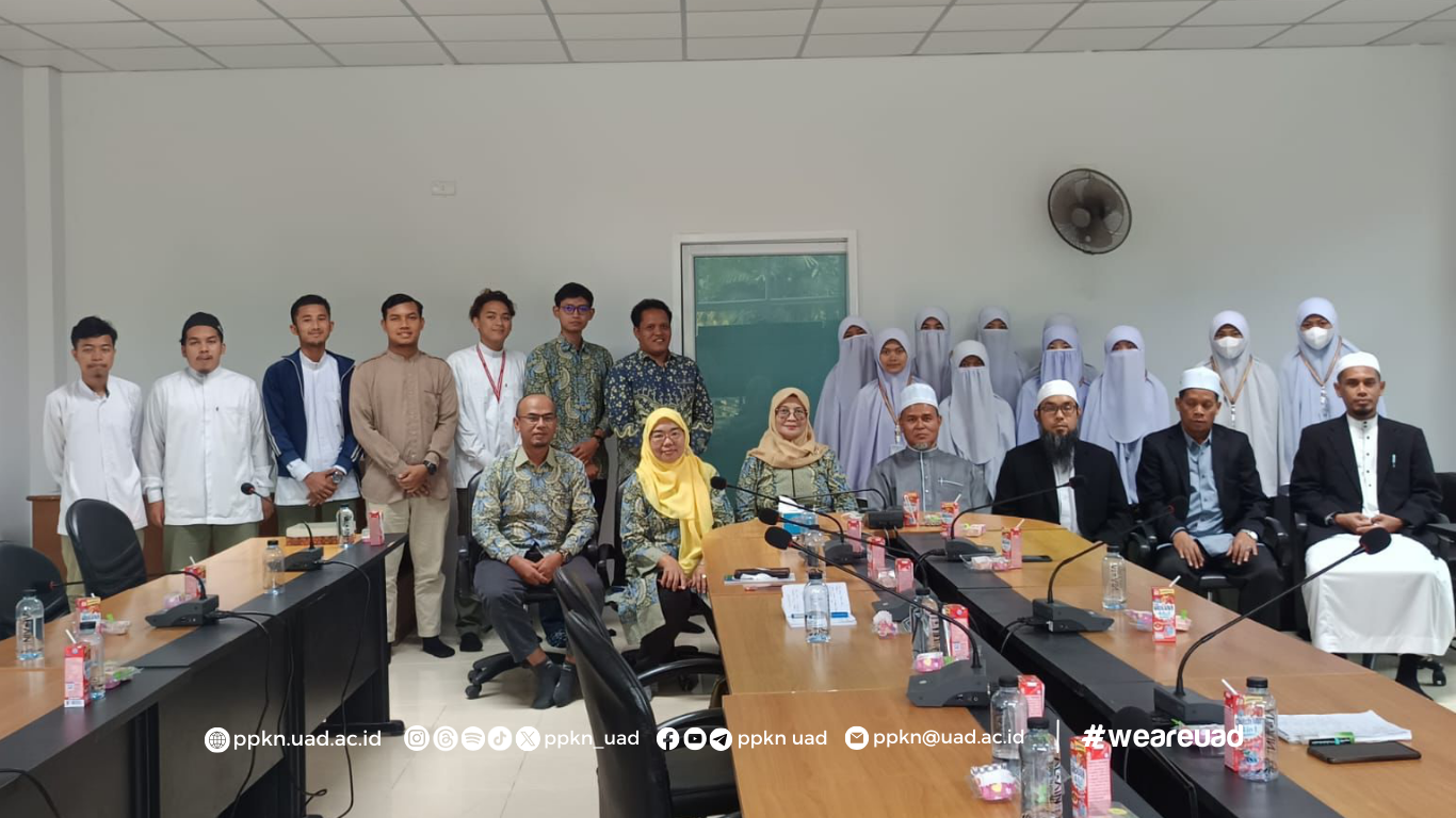 Tim dosen PPKn UAD mendapatkan sambutan hangat saat pelaksanaan Guest Lecturer di FTU