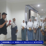 Mengenal Dunia Pendidikan Lebih Dalam, SMA 1 Galur Kunjungi Lab PPKn UAD