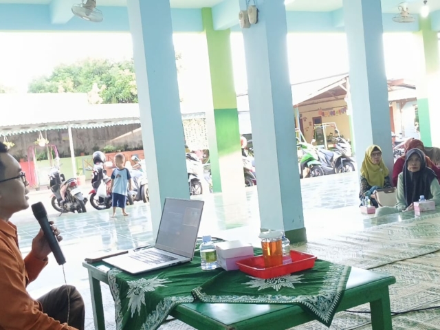 Dosen PPKn UAD Jadi Pembicara Edukasi Perlindungan Konsumen bagi Perempuan