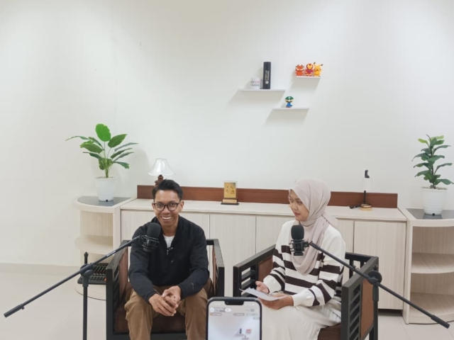 Alumni PPKn UAD Berbagi Inspirasi Karier melalui Podcast Civic Talk