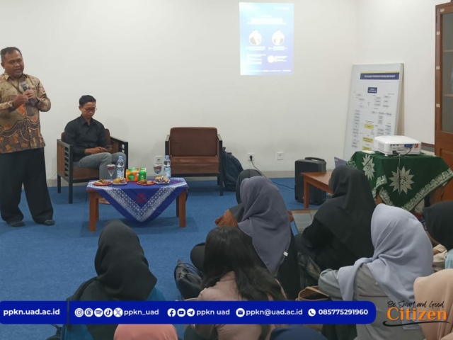 Menggali Potensi: Workshop Pengembangan Kelompok Studi PPKn UAD